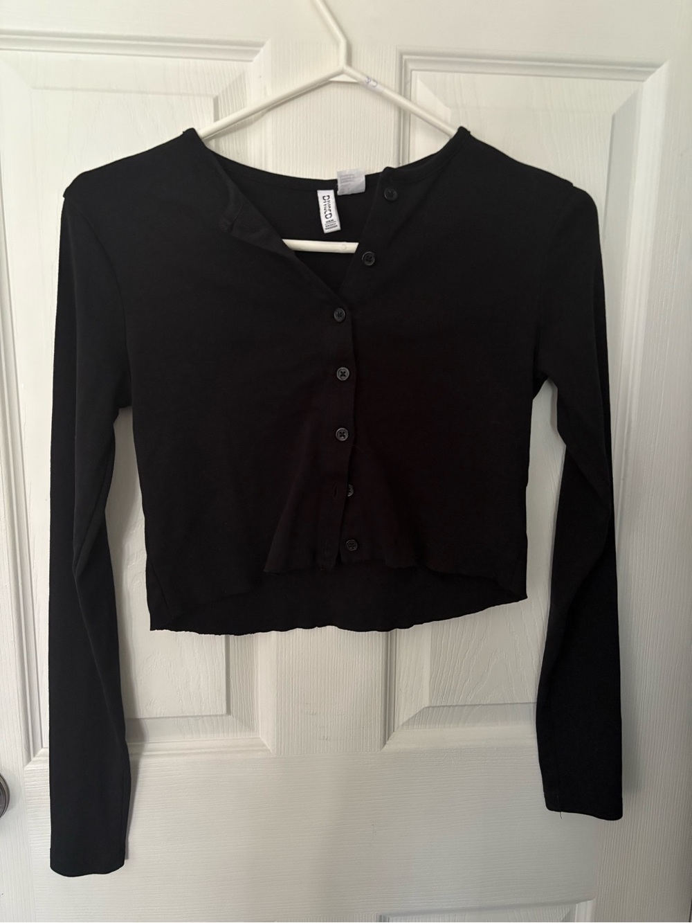 H&M Black Cropped Long-Sleeve Button Cardigan